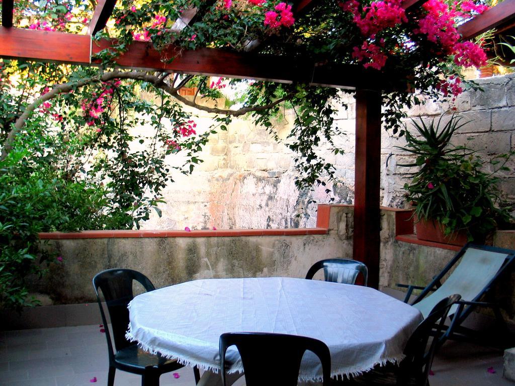La Torretta Villa ฟาวีญานา ภายนอก รูปภาพ